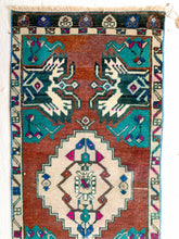 Load image into Gallery viewer, Grace - 1.7&#39; x 4.2&#39; Vintage Turkish Mini Rug
