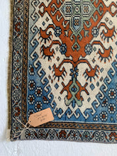 Load image into Gallery viewer, Jara - 1.6&#39; x 3.0&#39; Vintage Turkish Mini Rug
