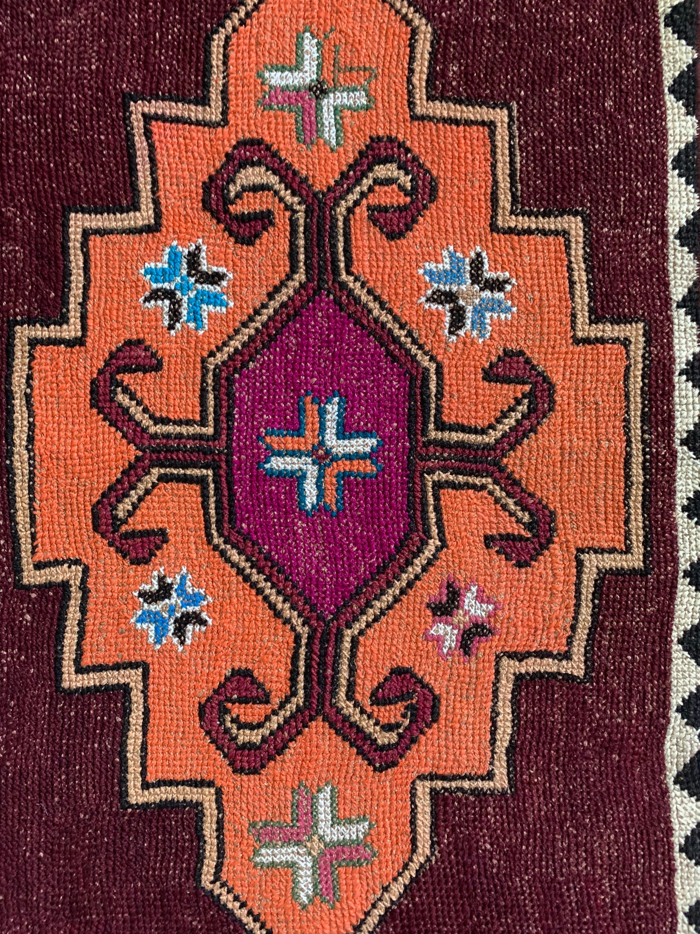 Petra - 1.5' x 2.7' Vintage Turkish Mini Rug Wall Hanging