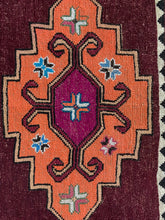 Load image into Gallery viewer, Petra - 1.5&#39; x 2.7&#39; Vintage Turkish Mini Rug Wall Hanging
