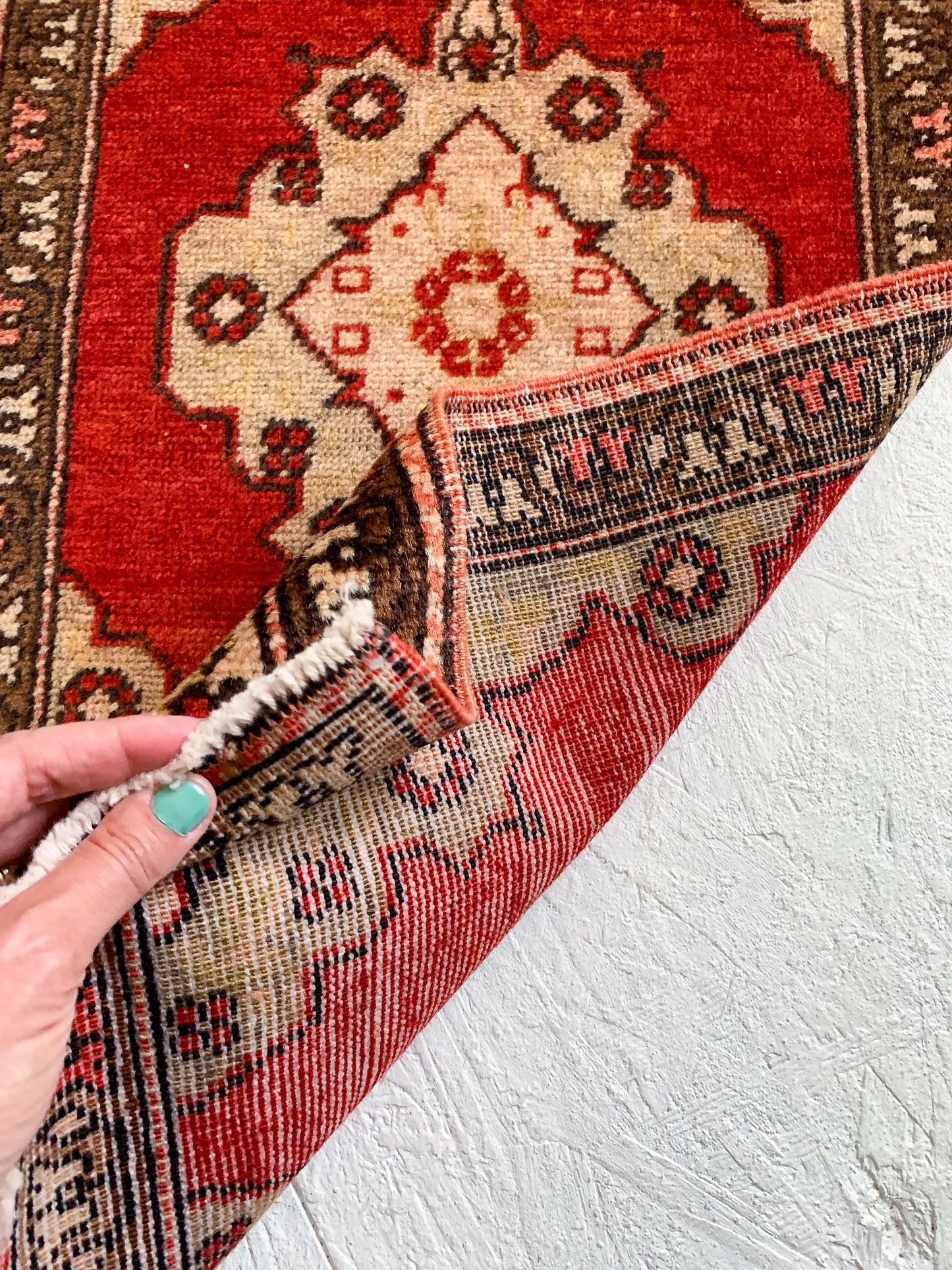 Samira - 1.4' x 2.7' Vintage Turkish Mini Rug