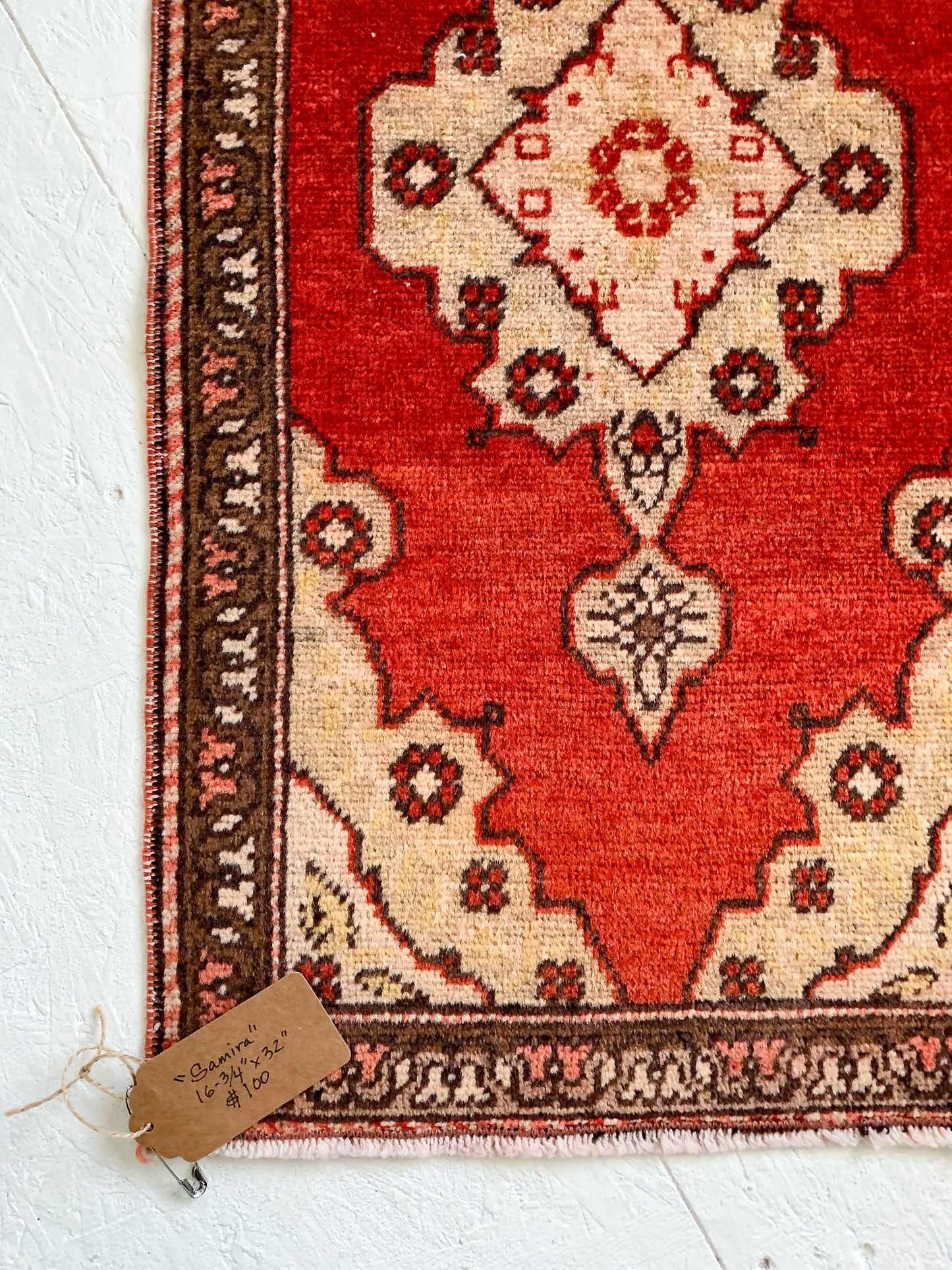 Samira - 1.4' x 2.7' Vintage Turkish Mini Rug