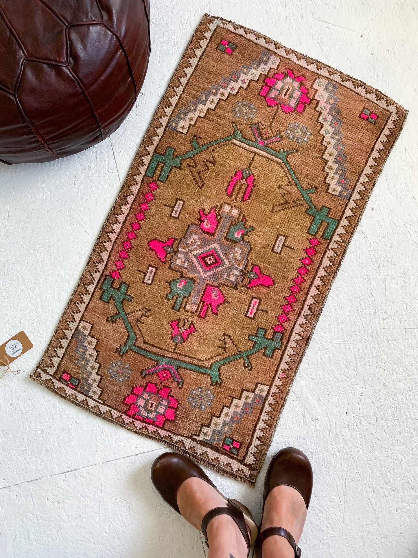 Bronwyn - 1.7' x 3.1' Vintage Turkish Mini Rug