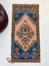 Load image into Gallery viewer, Abbey - 1.8&#39; x 3.7&#39; Vintage Turkish Mini Rug
