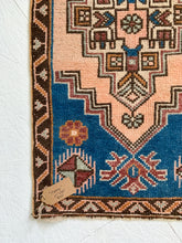 Load image into Gallery viewer, Abbey - 1.8&#39; x 3.7&#39; Vintage Turkish Mini Rug
