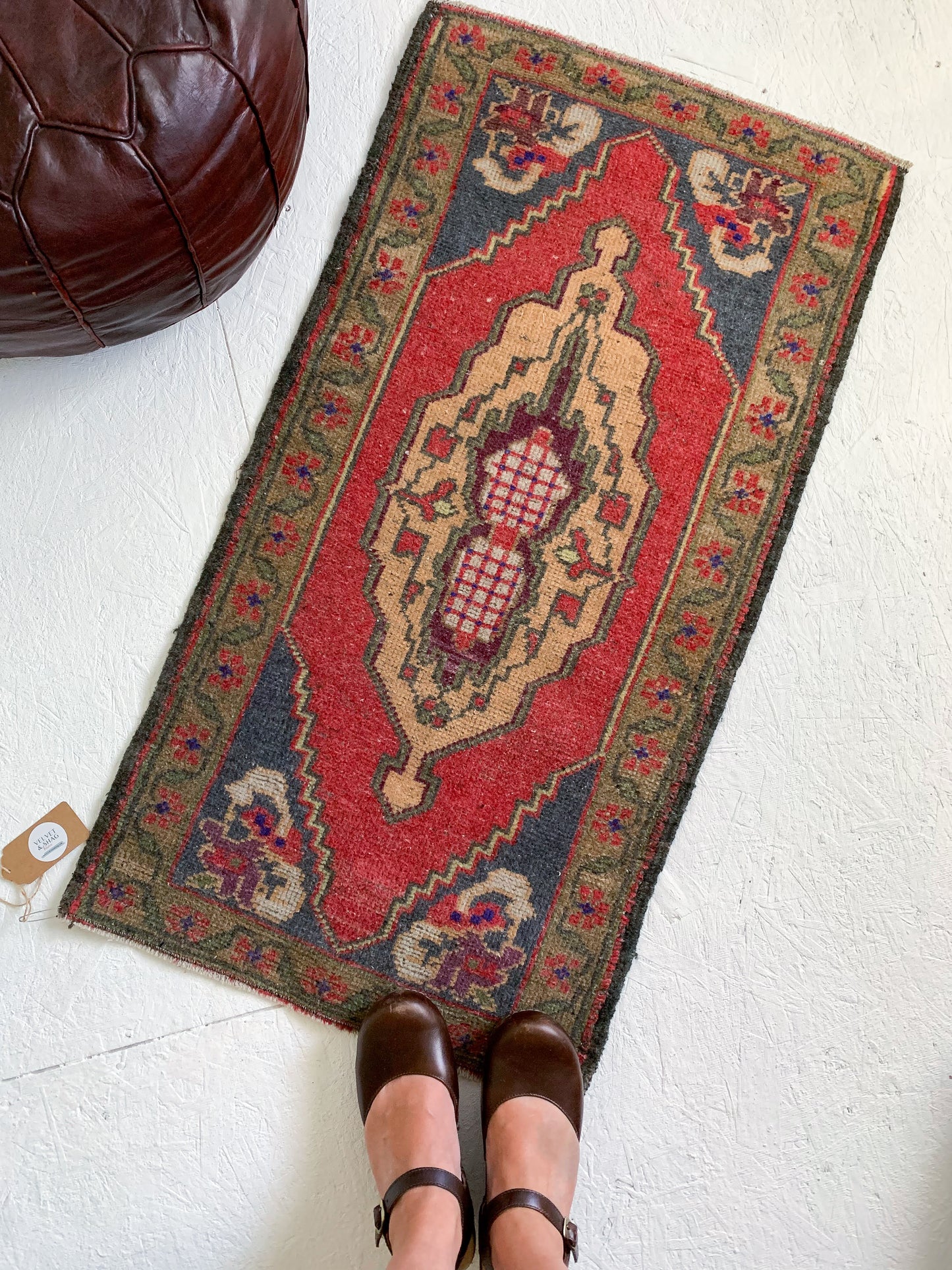 Tulip - 1.8' x 3.4' Vintage Turkish Oushak Mini Rug