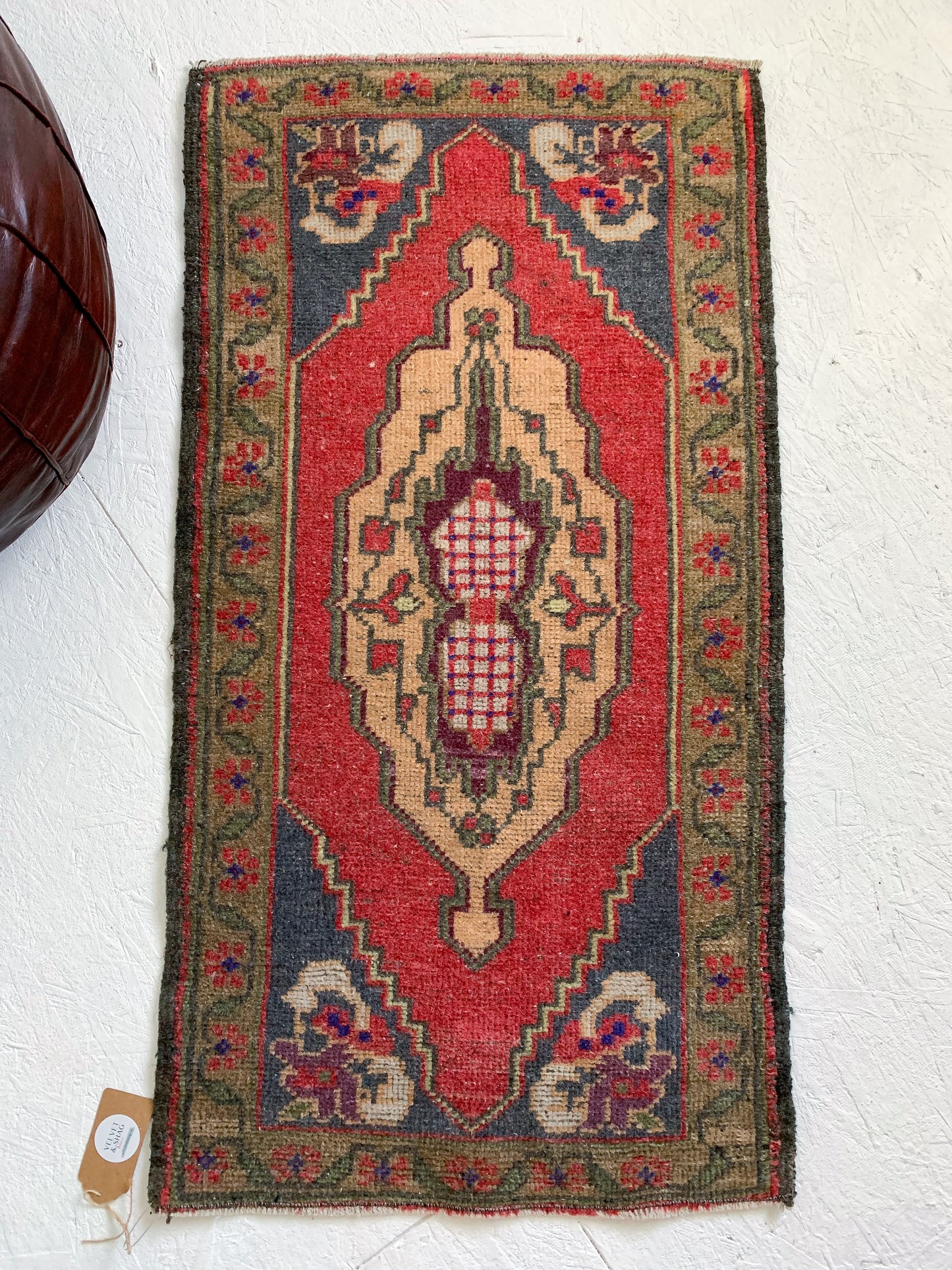 Tulip - 1.8' x 3.4' Vintage Turkish Oushak Mini Rug