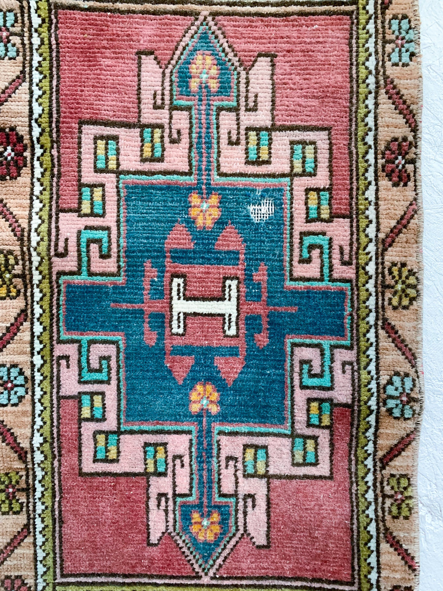 Sabrina - 1.5' x 3.4' Vintage Turkish Mini Rug