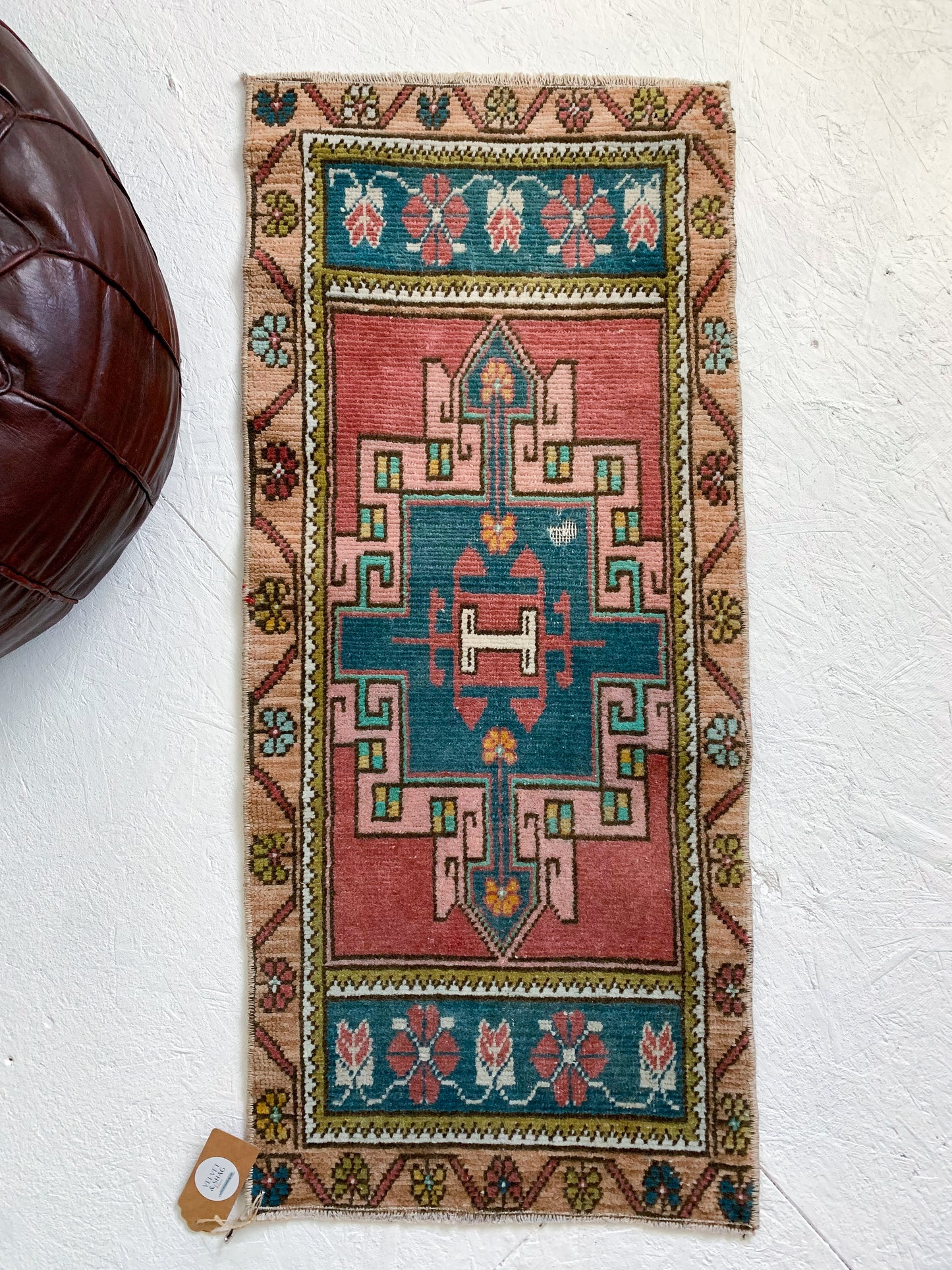 Sabrina - 1.5' x 3.4' Vintage Turkish Mini Rug