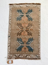 Load image into Gallery viewer, Alora - 1.6&#39; x 2.8&#39; Vintage Turkish Mini Rug
