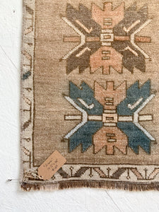 Alora - 1.6' x 2.8' Vintage Turkish Mini Rug