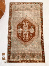 Load image into Gallery viewer, Arwen - 1.7&#39; x 3.0&#39; Vintage Turkish Mini Rug

