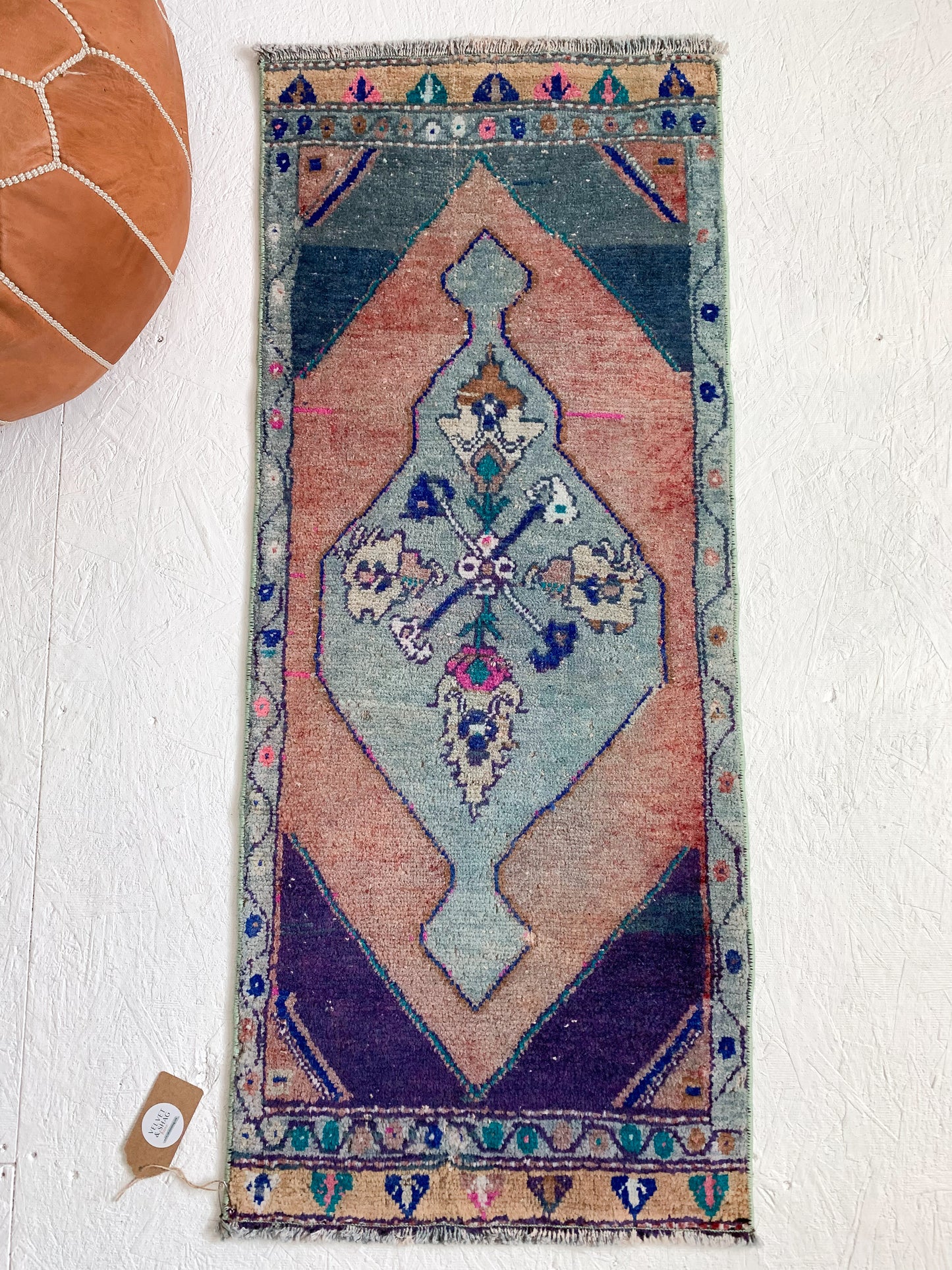 Jessamine - 1.6' x 3.9' Vintage Turkish Mini Rug