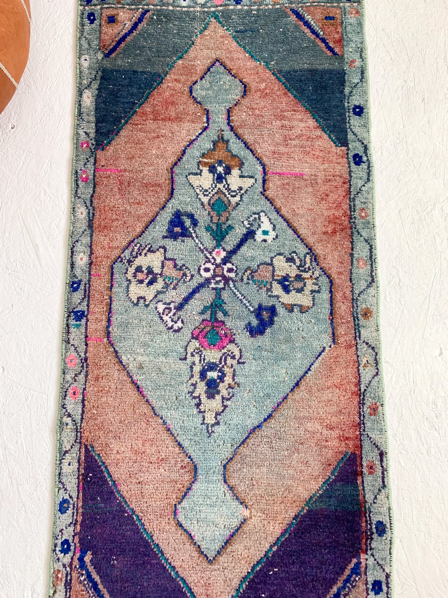 Jessamine - 1.6' x 3.9' Vintage Turkish Mini Rug