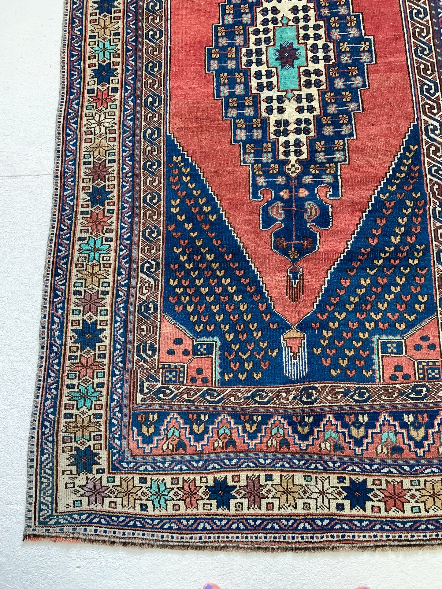 Sheena - 4.0' x 8' Vintage Turkish Area Rug