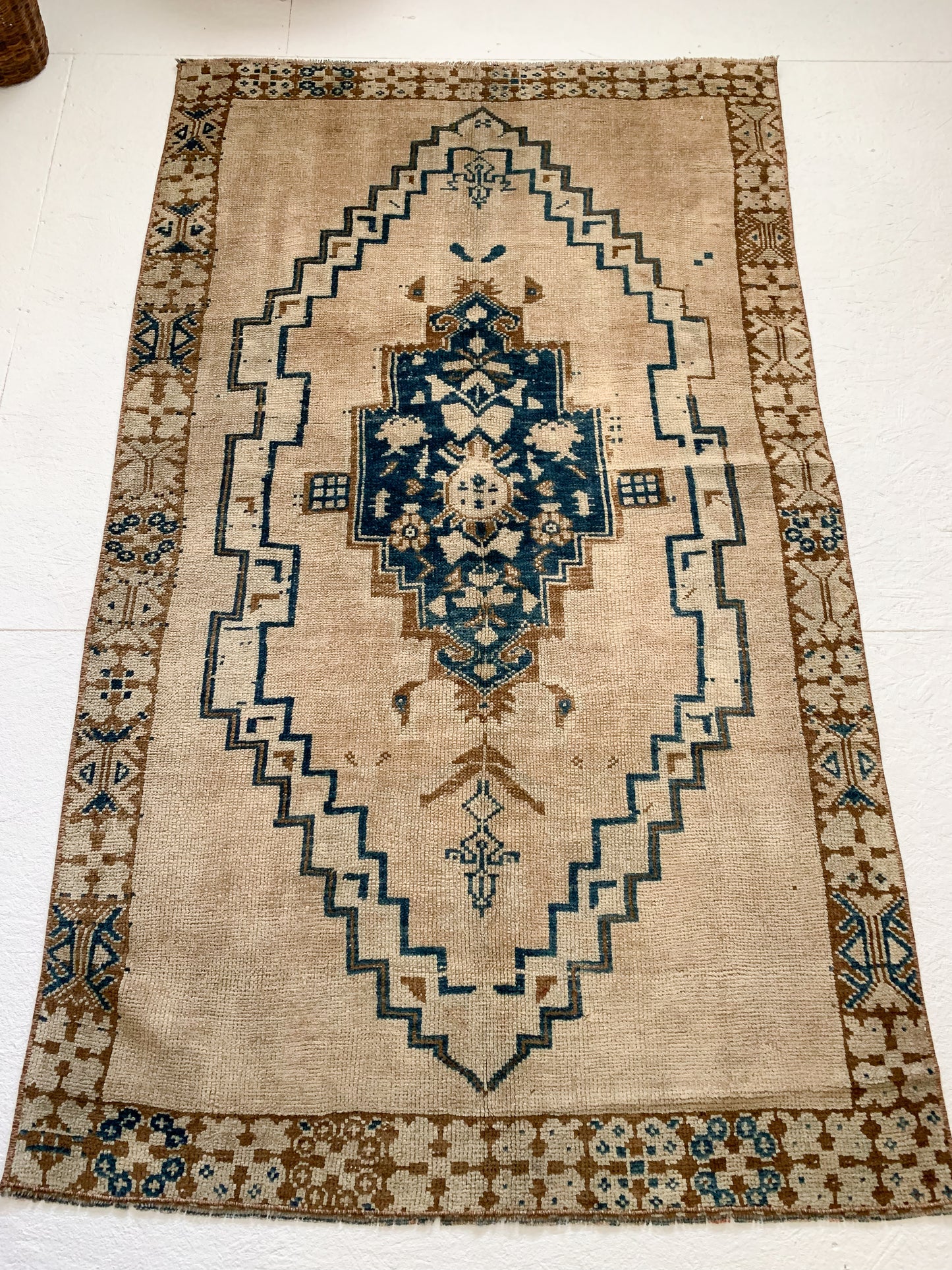 Azra - 3.8' x 6.5' Vintage Turkish Area Rug