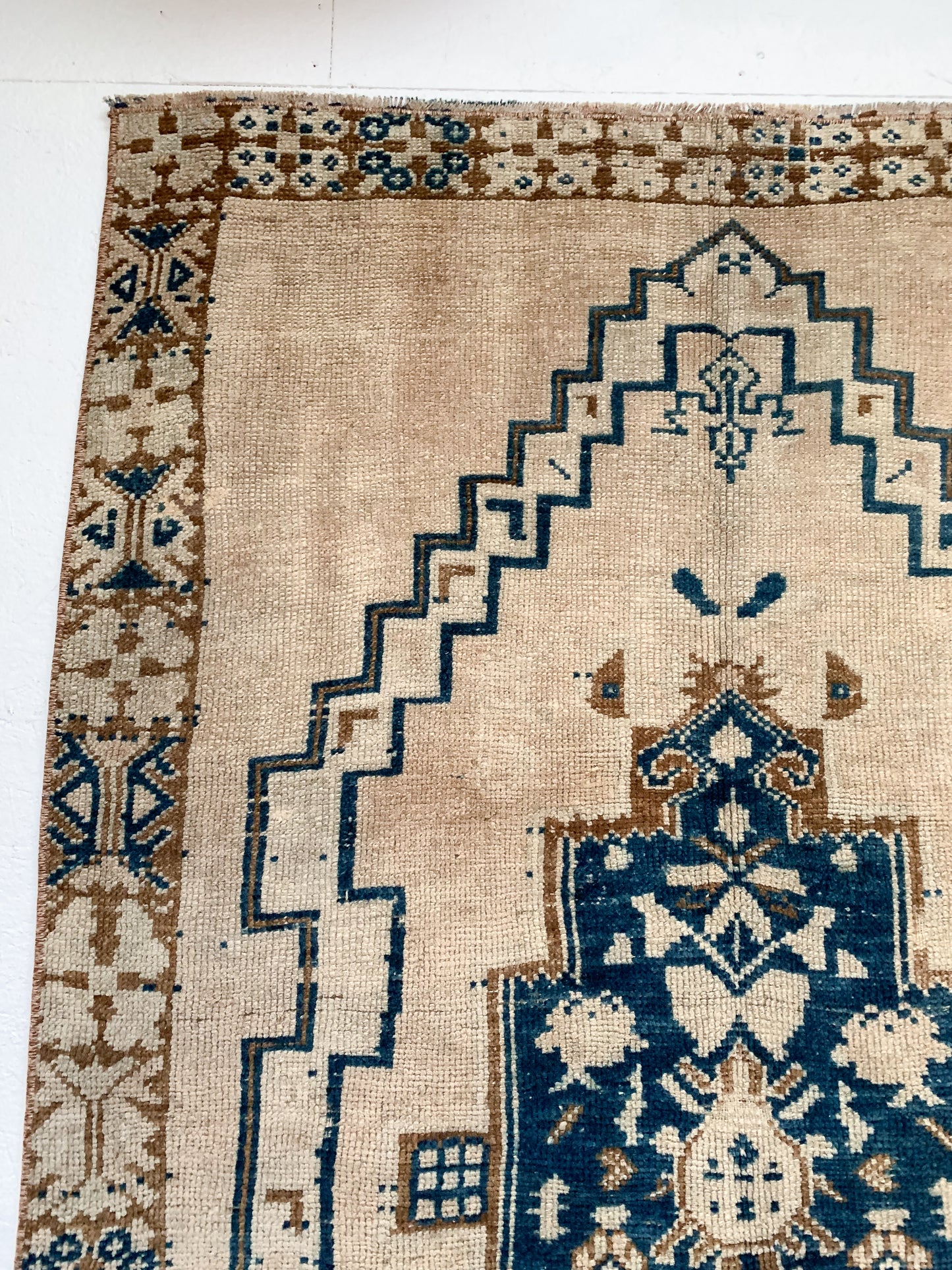 Azra - 3.8' x 6.5' Vintage Turkish Area Rug