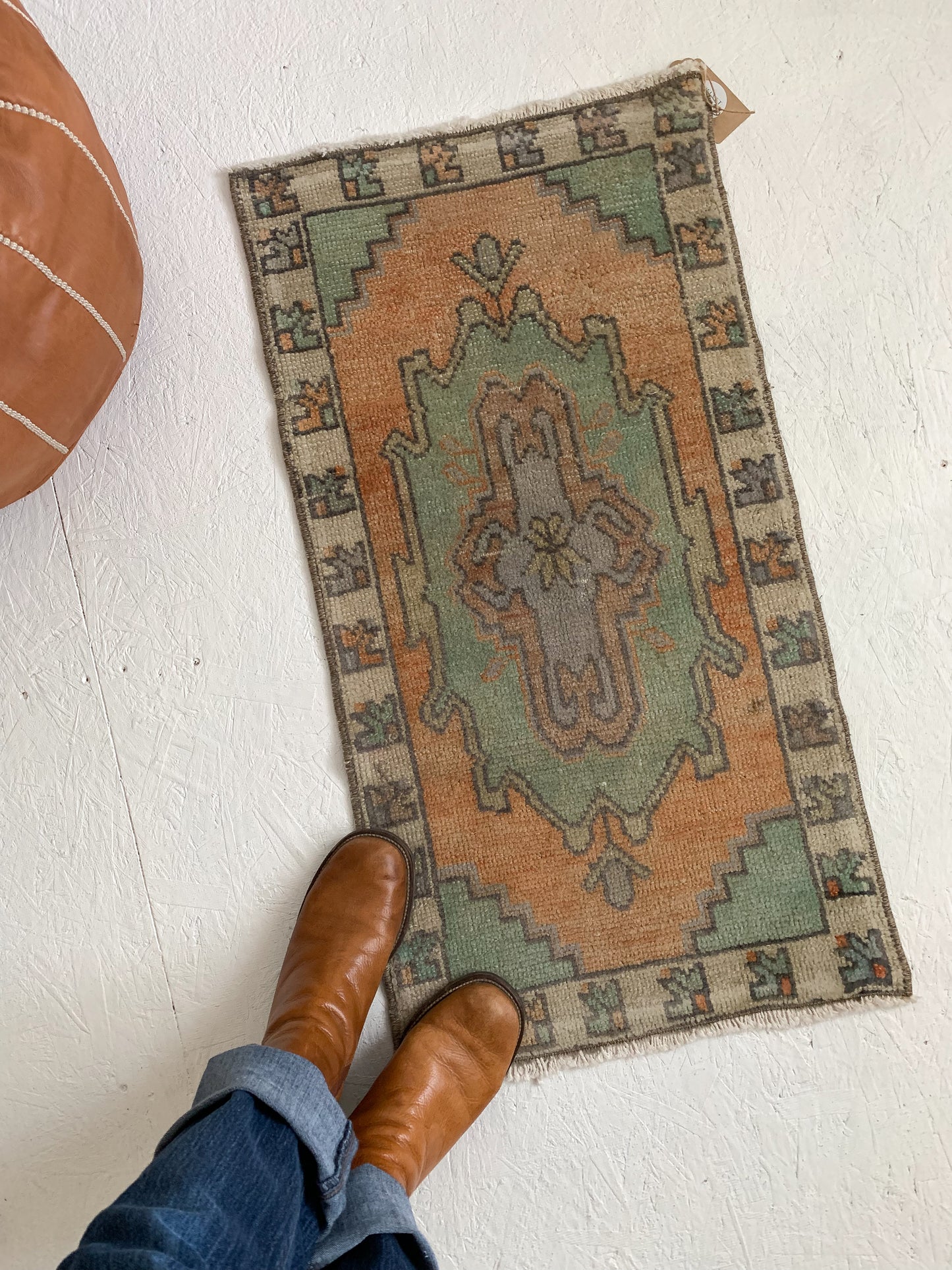 Autumn - 1.5' x 3.0' Vintage Turkish Mini Rug