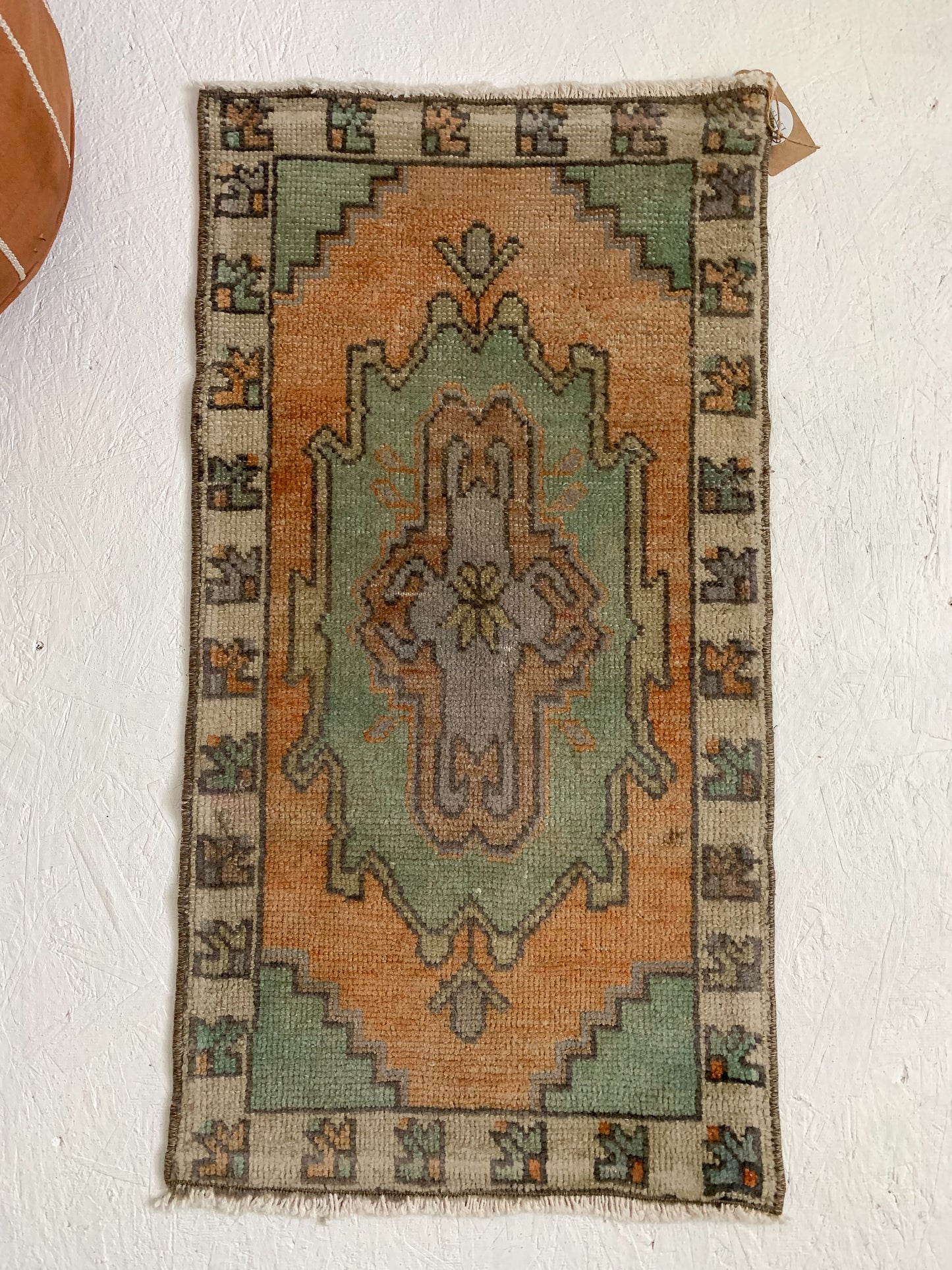 Autumn - 1.5' x 3.0' Vintage Turkish Mini Rug