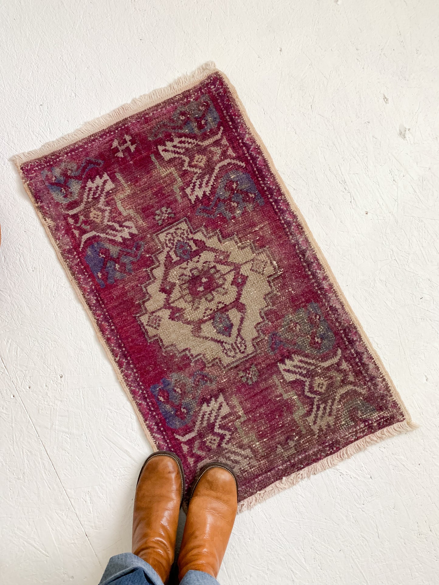 Pixie - 1.7' x 2.9' Vintage Turkish Mini Rug