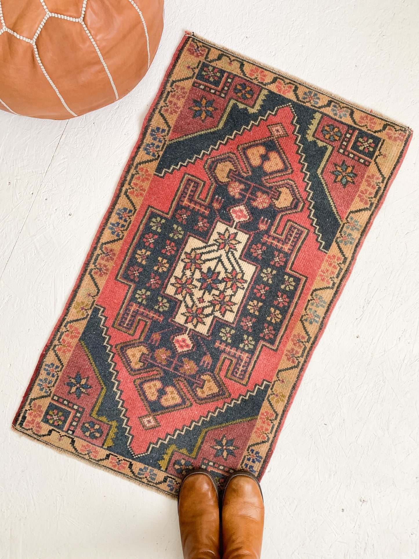 Reserved for Gina - Apple - 1.9' x 3.3' Vintage Turkish Mini Rug