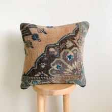 Load image into Gallery viewer, Aubrey - 16&quot; x 16&quot; Rug Pillow Cover
