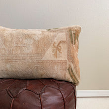 Load image into Gallery viewer, Francesca - 15&quot; X 23&quot; Turkish Pillow Cover
