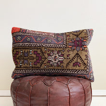 Load image into Gallery viewer, Isla - 16&quot; X 23&quot; Turkish Pillow Cover
