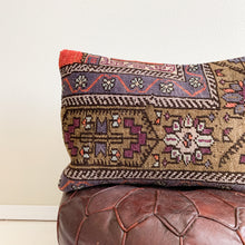 Load image into Gallery viewer, Isla - 16&quot; X 23&quot; Turkish Pillow Cover
