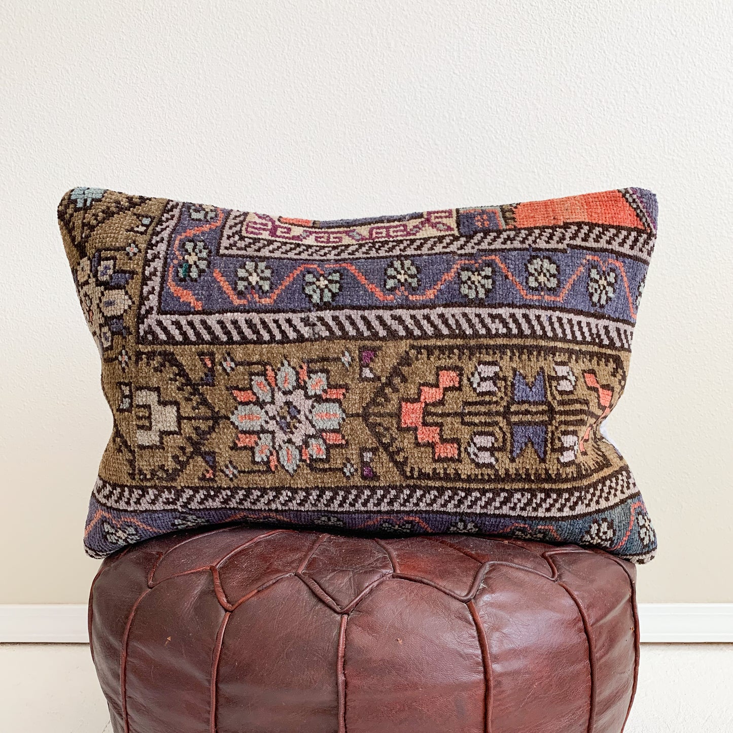 Hannah - 16" X 23" Turkish Pillow Cover