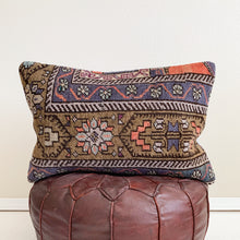 Load image into Gallery viewer, Hannah - 16&quot; X 23&quot; Turkish Pillow Cover
