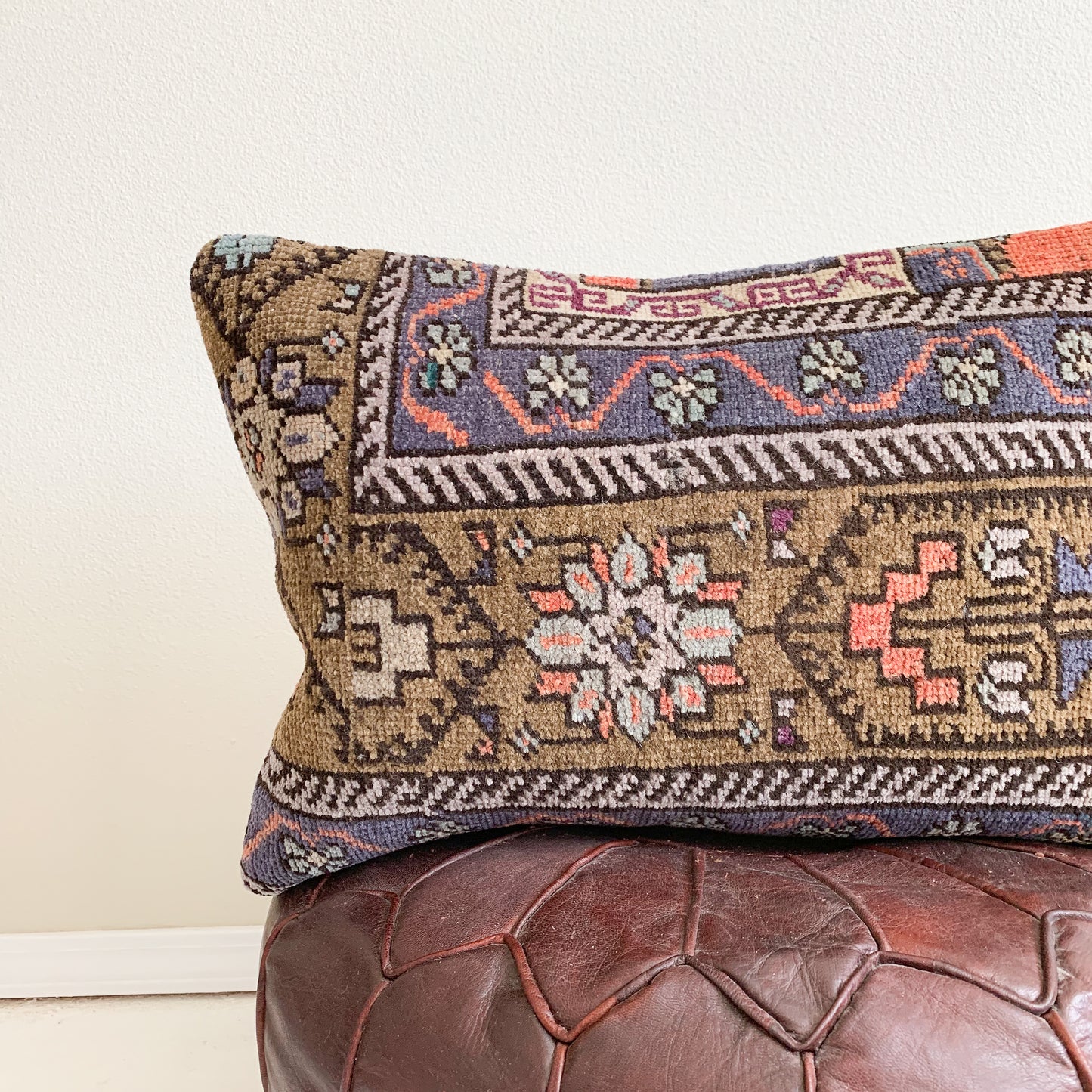 Hannah - 16" X 23" Turkish Pillow Cover