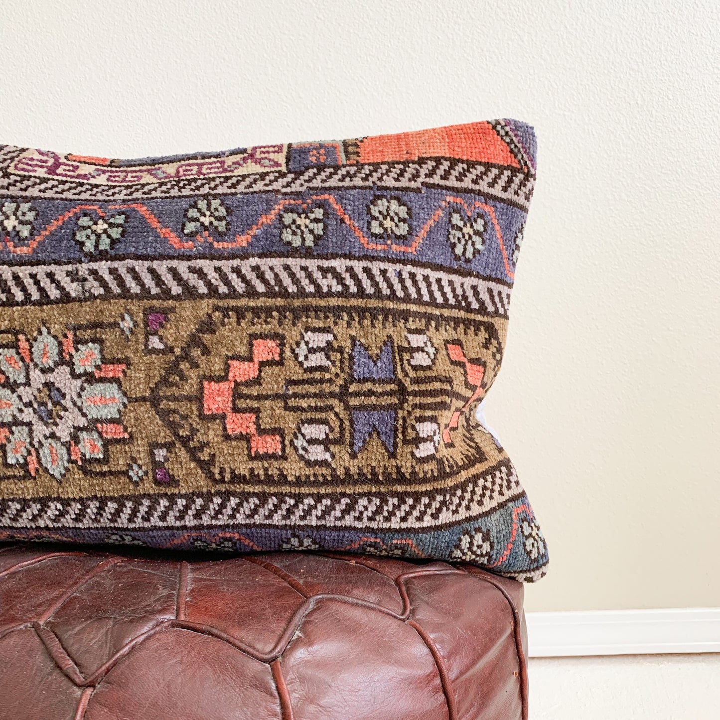 Hannah - 16" X 23" Turkish Pillow Cover