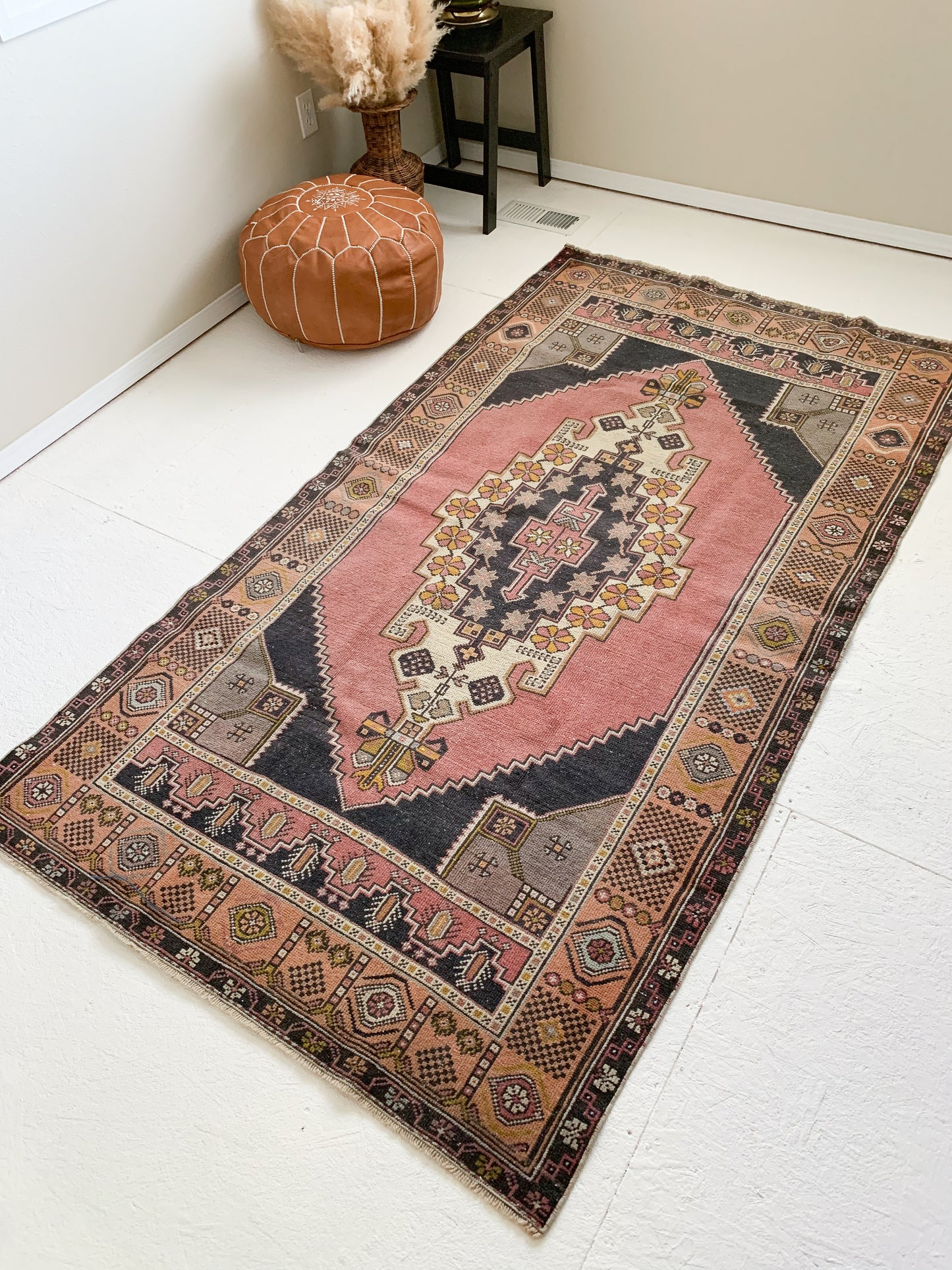 Sophie - 4.1' x 7.5' Vintage Turkish Area Rug