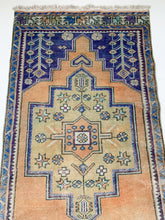 Load image into Gallery viewer, Matilda - 3.0&#39; x 8.9&#39; Vintage Turkish Runner Rug
