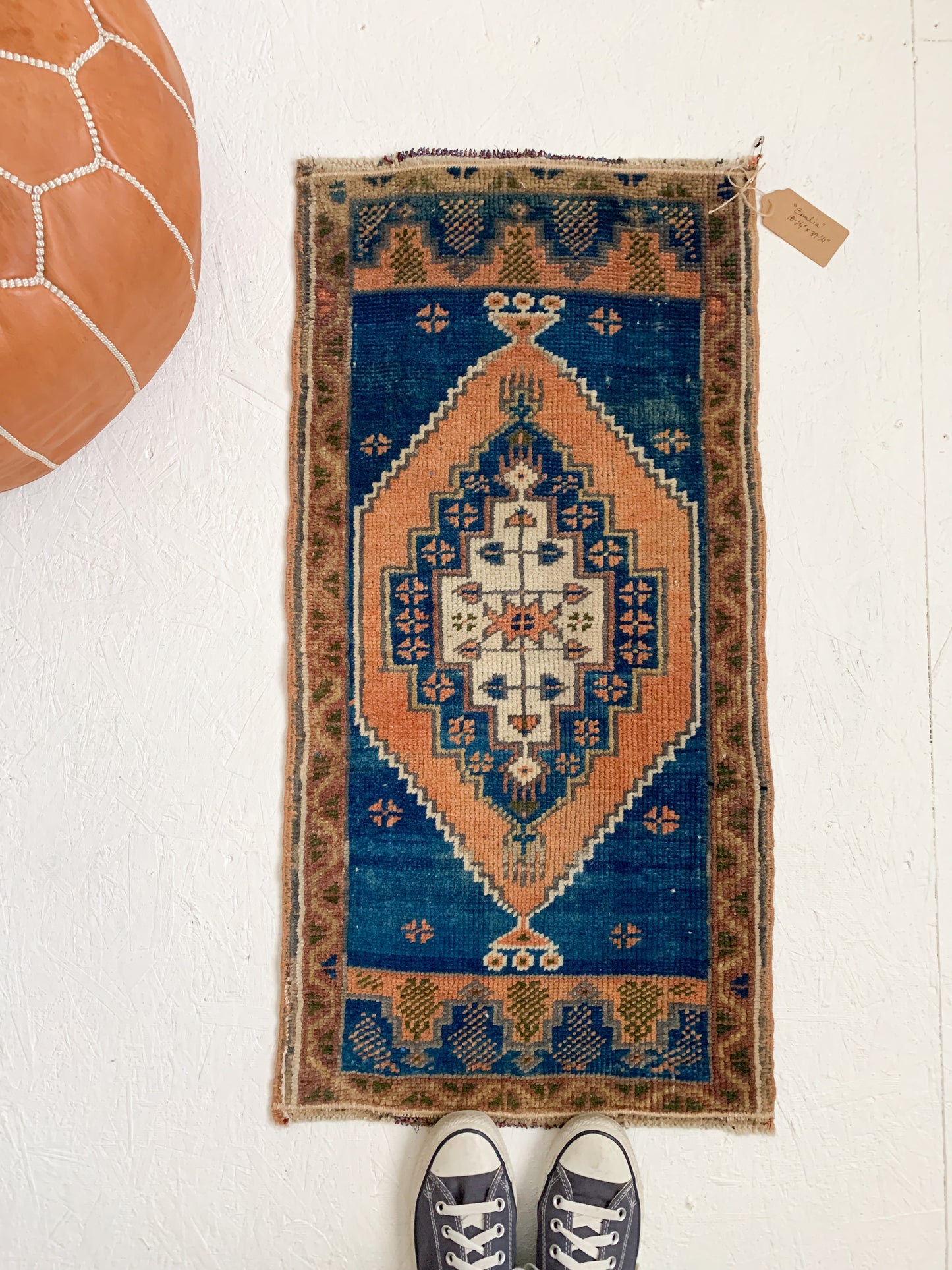 Emilia - 1.5' x 3.1' Vintage Turkish Mini Rug