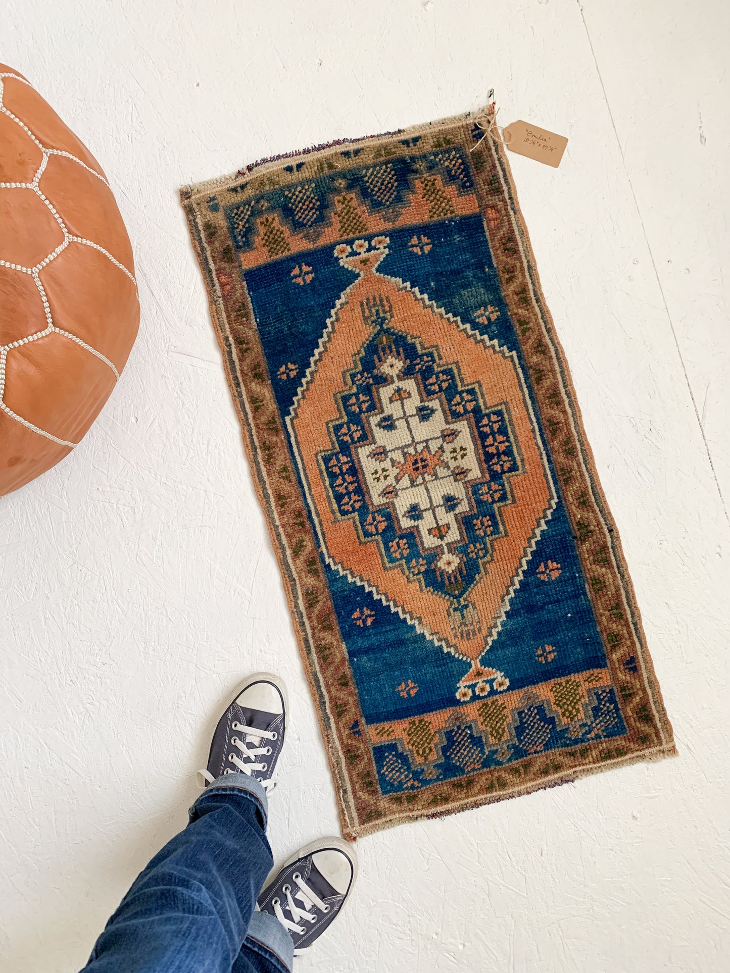 Emilia - 1.5' x 3.1' Vintage Turkish Mini Rug