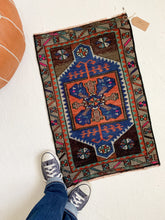 Load image into Gallery viewer, Piper - 1.6&#39; x 2.6&#39; Vintage Turkish Mini Rug
