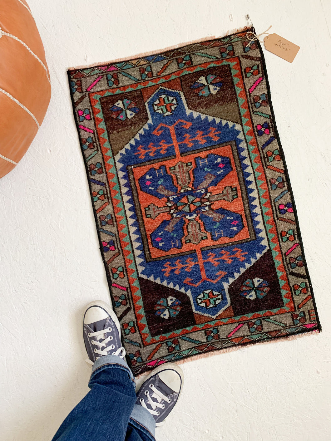 Piper - 1.6' x 2.6' Vintage Turkish Mini Rug
