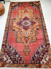 Load image into Gallery viewer, Camille - 4.6&#39; x 8.6&#39; Vintage Turkish Area Rug
