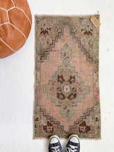 Load image into Gallery viewer, Lillian - 1.6&#39; x 3.0&#39; Vintage Turkish Mini Rug
