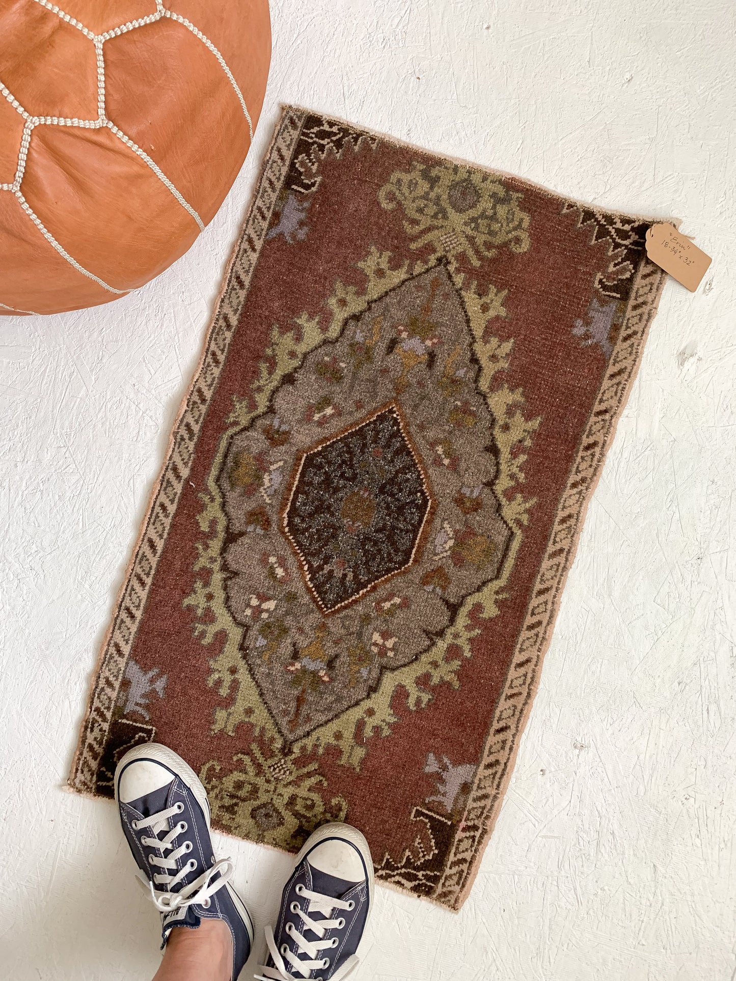 Erin - 1.6' x 2.7' Vintage Turkish Mini Rug