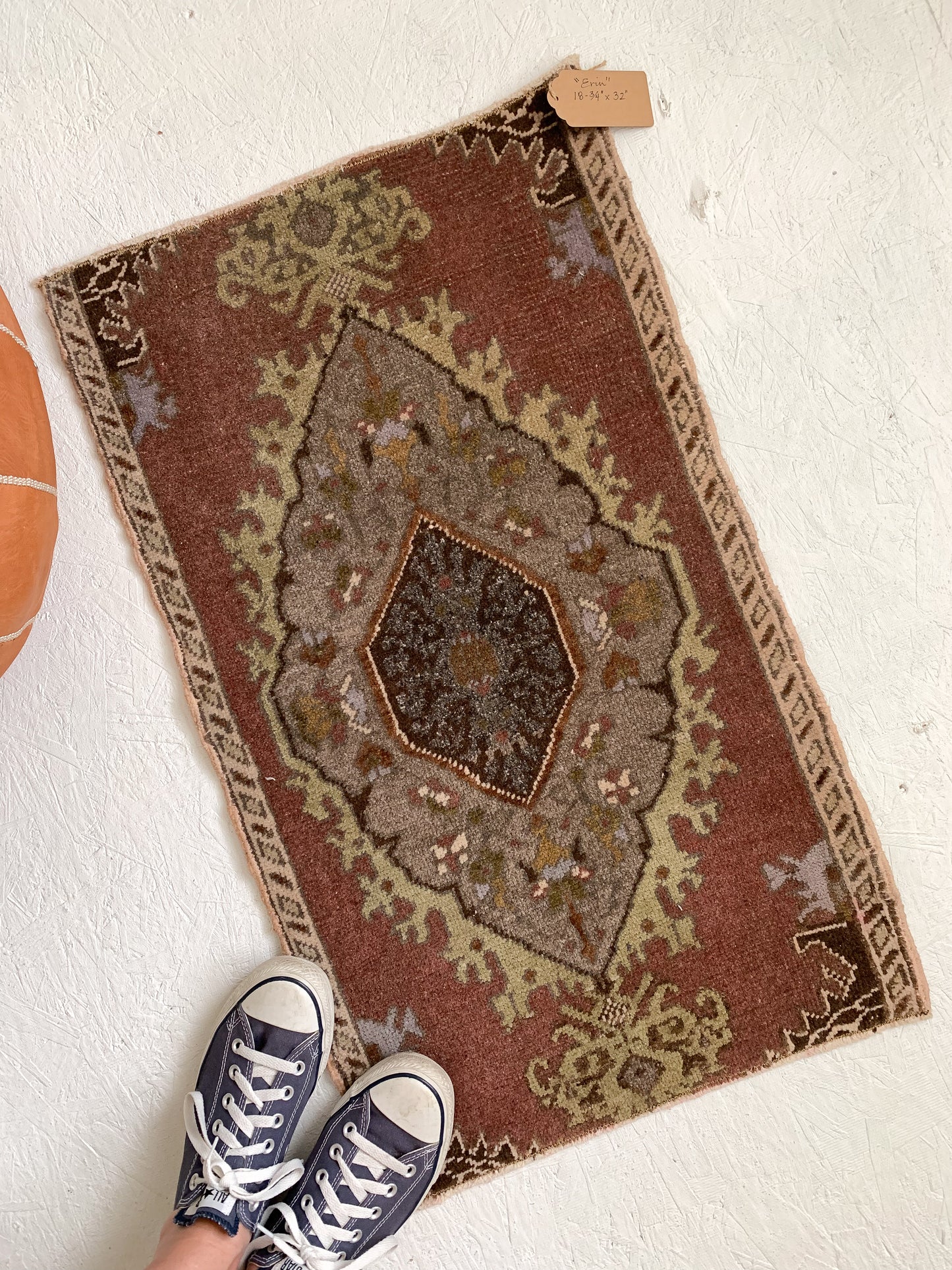 Erin - 1.6' x 2.7' Vintage Turkish Mini Rug