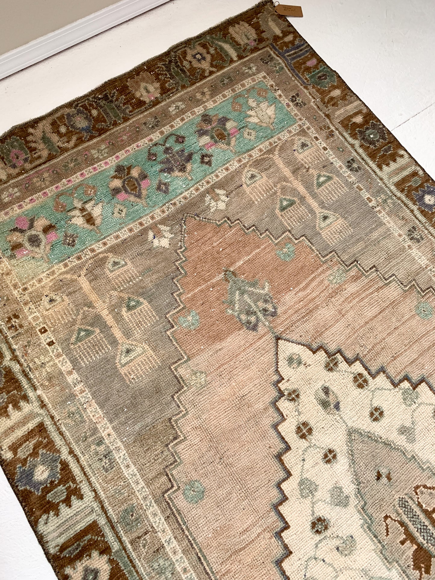 Kaia - 4.3' x 8.4' Vintage Turkish Area Rug