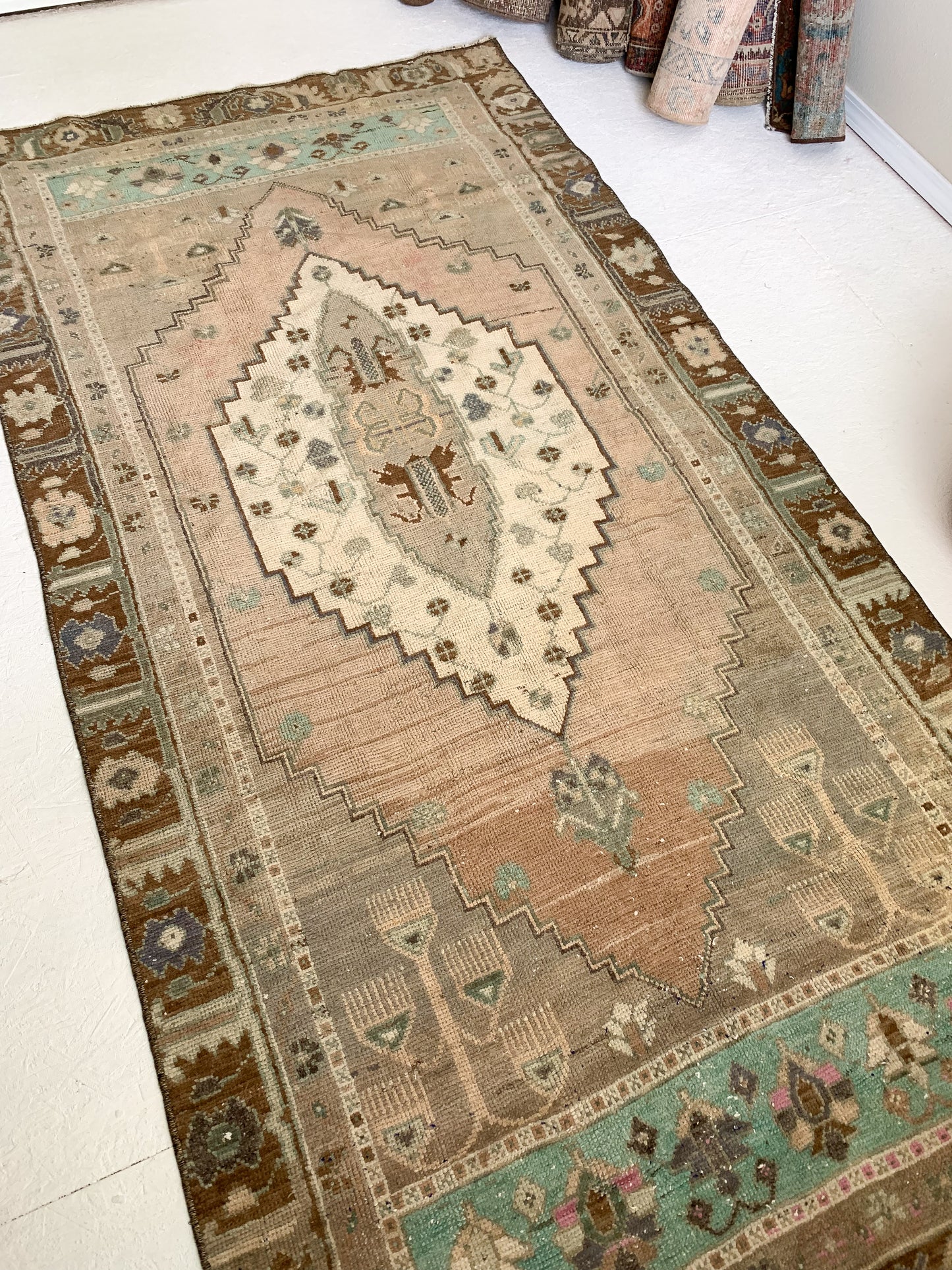 Kaia - 4.3' x 8.4' Vintage Turkish Area Rug