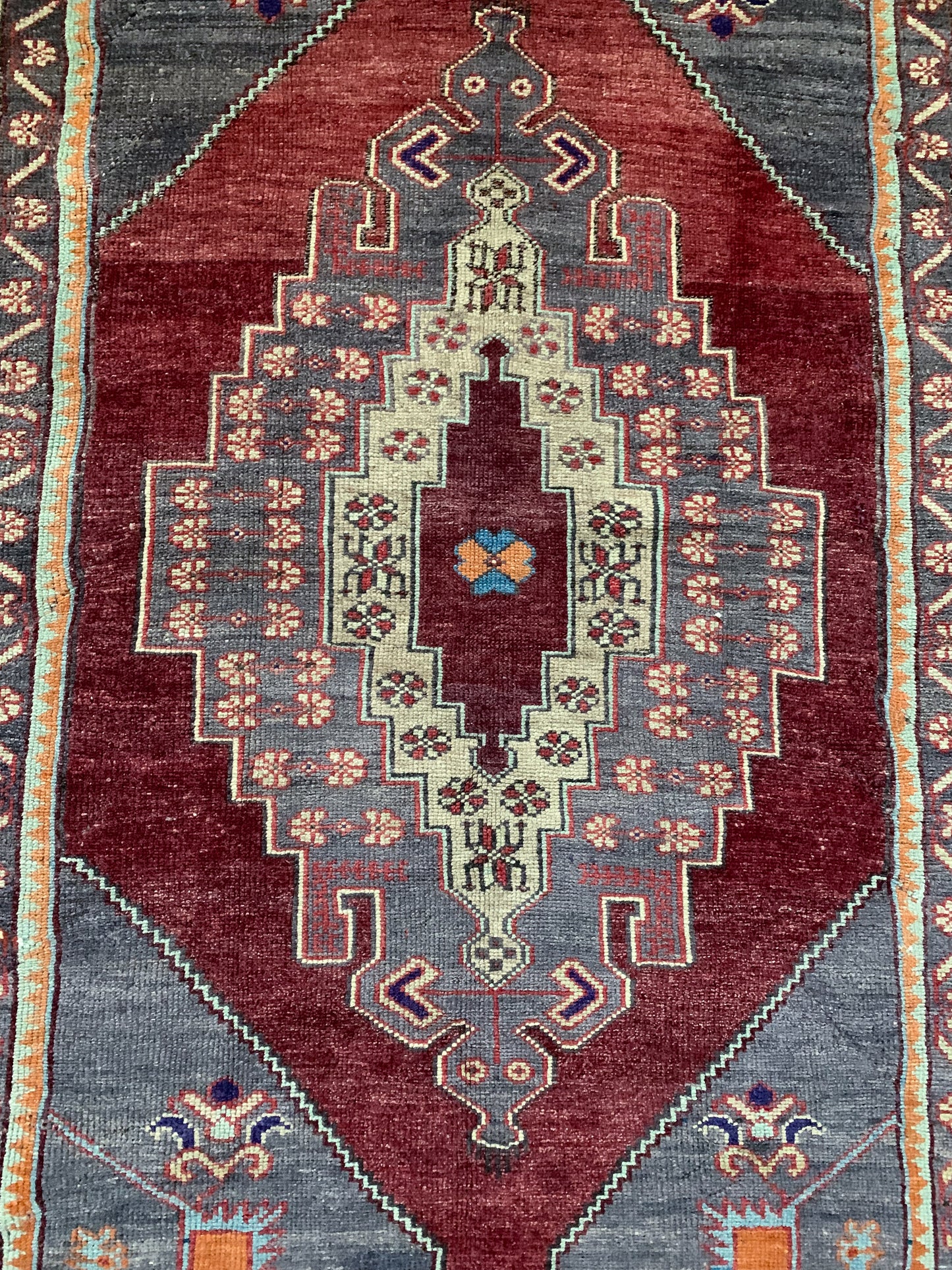 Serena - 4.2' x 7.2' Vintage Turkish Area Rug