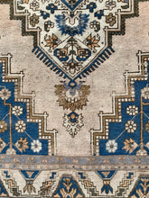 Load image into Gallery viewer, Willow - 4.4&#39; x 8.2&#39; Vintage Turkish Area Rug
