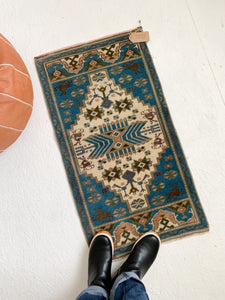 MacKenzie - 1.6' x 3.0' Vintage Turkish Mini Rug