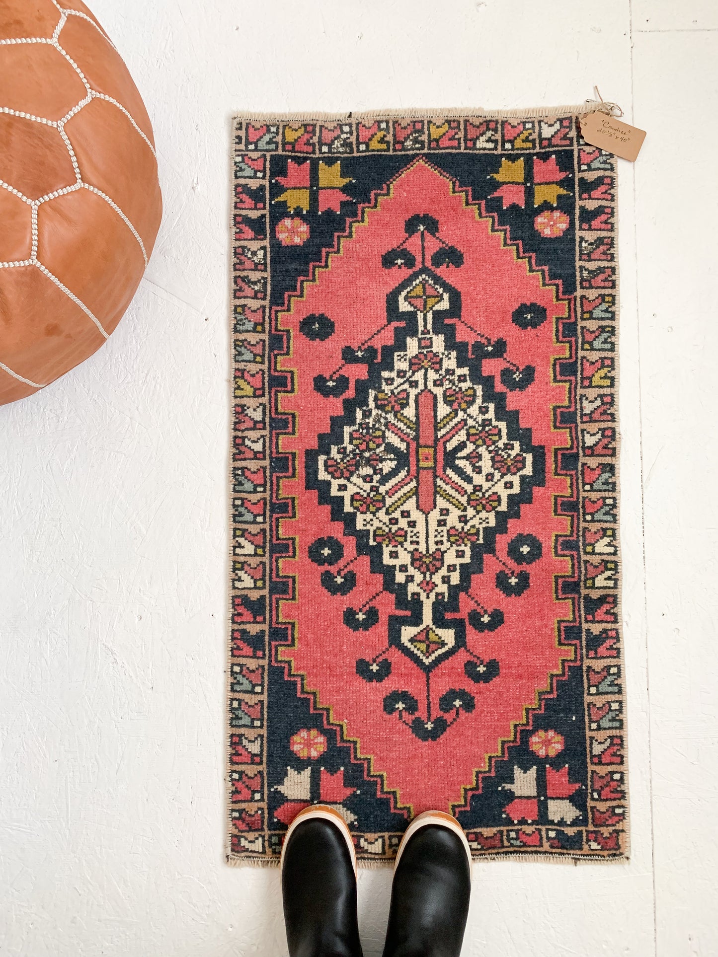 Candice - 1.7' x 3.3' Vintage Turkish Mini Rug