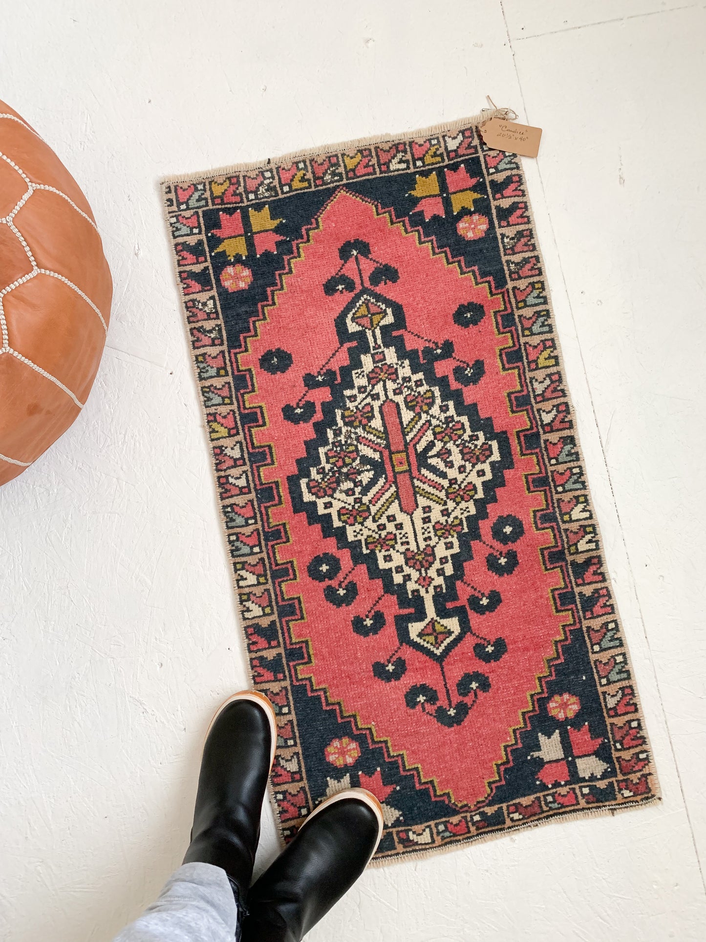 Candice - 1.7' x 3.3' Vintage Turkish Mini Rug